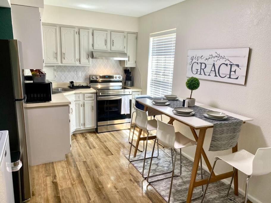 Contemporary 2-Bedroom Rental Unit Eagle Pass Extérieur photo